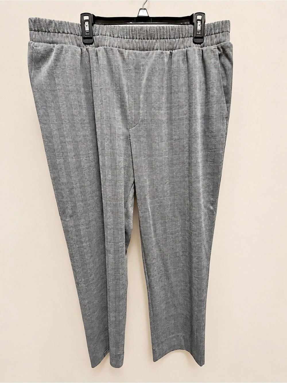 a new day Plaid Straight Leg Pants in Gray Size XXL Like New